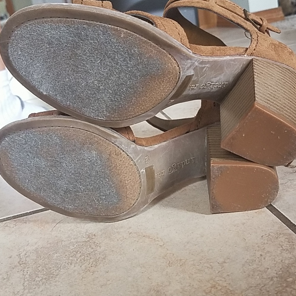 Heels - Picture 5 of 5